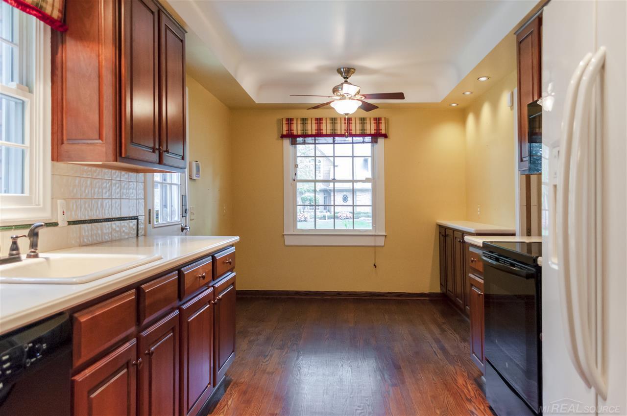 311 Lothrop Road Grosse Pointe Farms, MI 48236 - Photo 13 of 41