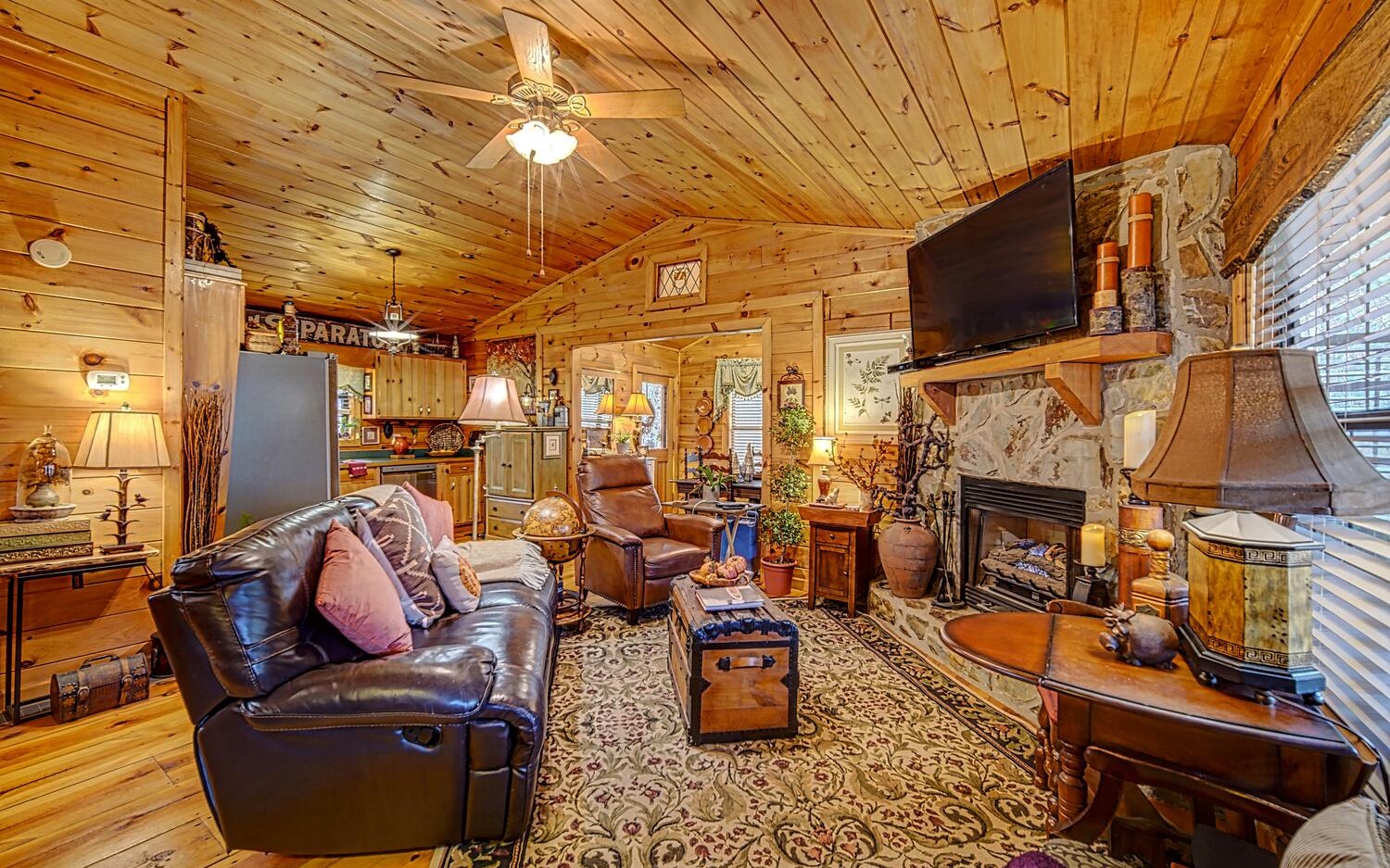 129 Cherokee Drive Blue Ridge, GA 30513 - Photo 3 of 4 Additional View