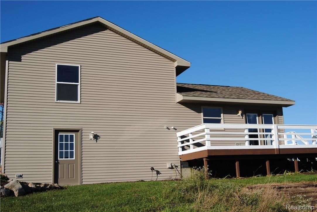3248 Oak Grove Road North Branch, MI 48461 - Photo 6 of 13 3248 Oak Grove north Branch MI 48461 00108.JPG