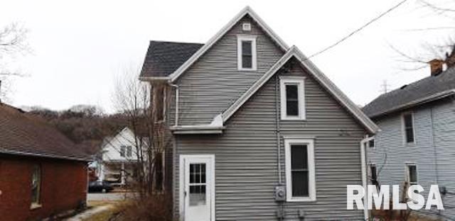 1628 Rhomberg Avenue Dubuque, IA 52001 - Photo 2 of 8 Gallery Image 2