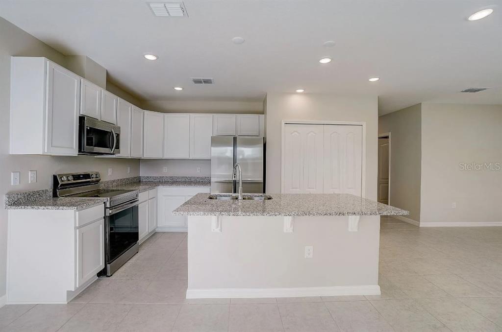 604 Broadoak Drive Dundee, FL 33838 - Photo 4 of 28