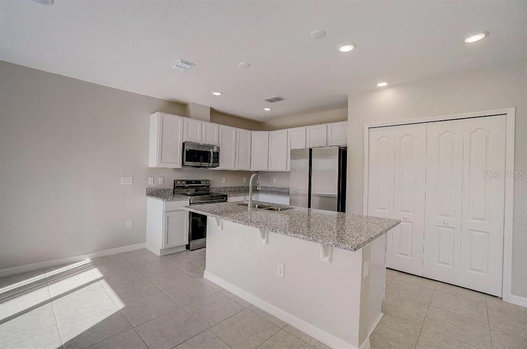 604 Broadoak Drive Dundee, FL 33838 - Photo 10 of 28