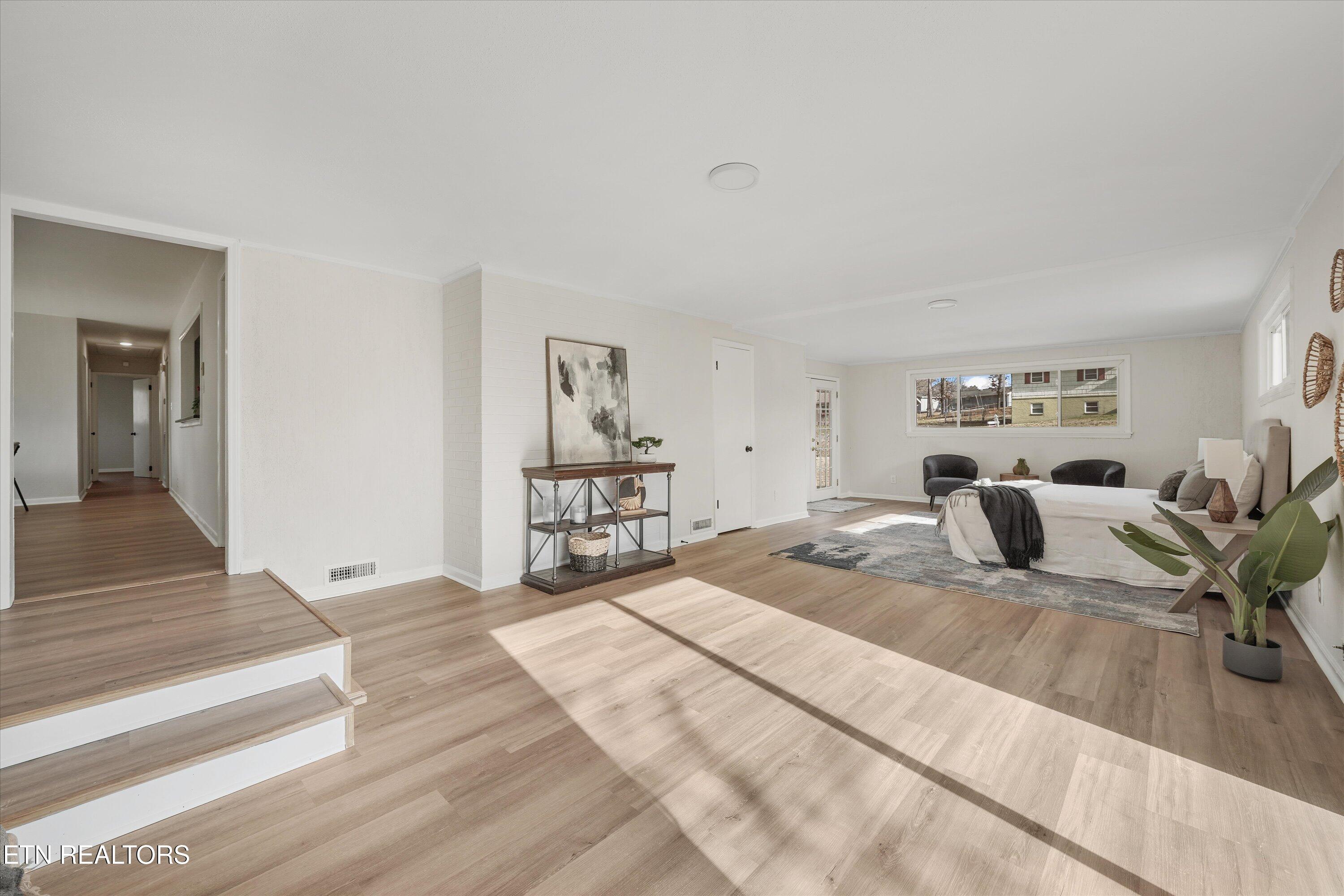 5817 Stoneleigh Road Knoxville, TN 37912 - Photo 14 of 29 Open and Spacious Master Suite