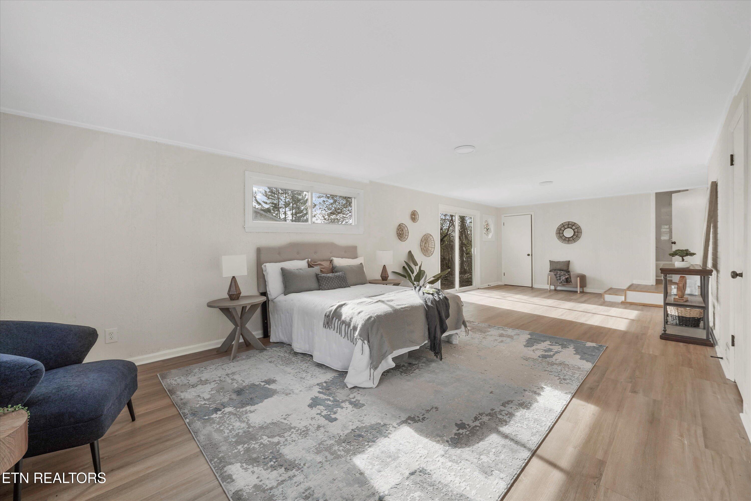 5817 Stoneleigh Road Knoxville, TN 37912 - Photo 15 of 29 Open and Spacious Master Suite