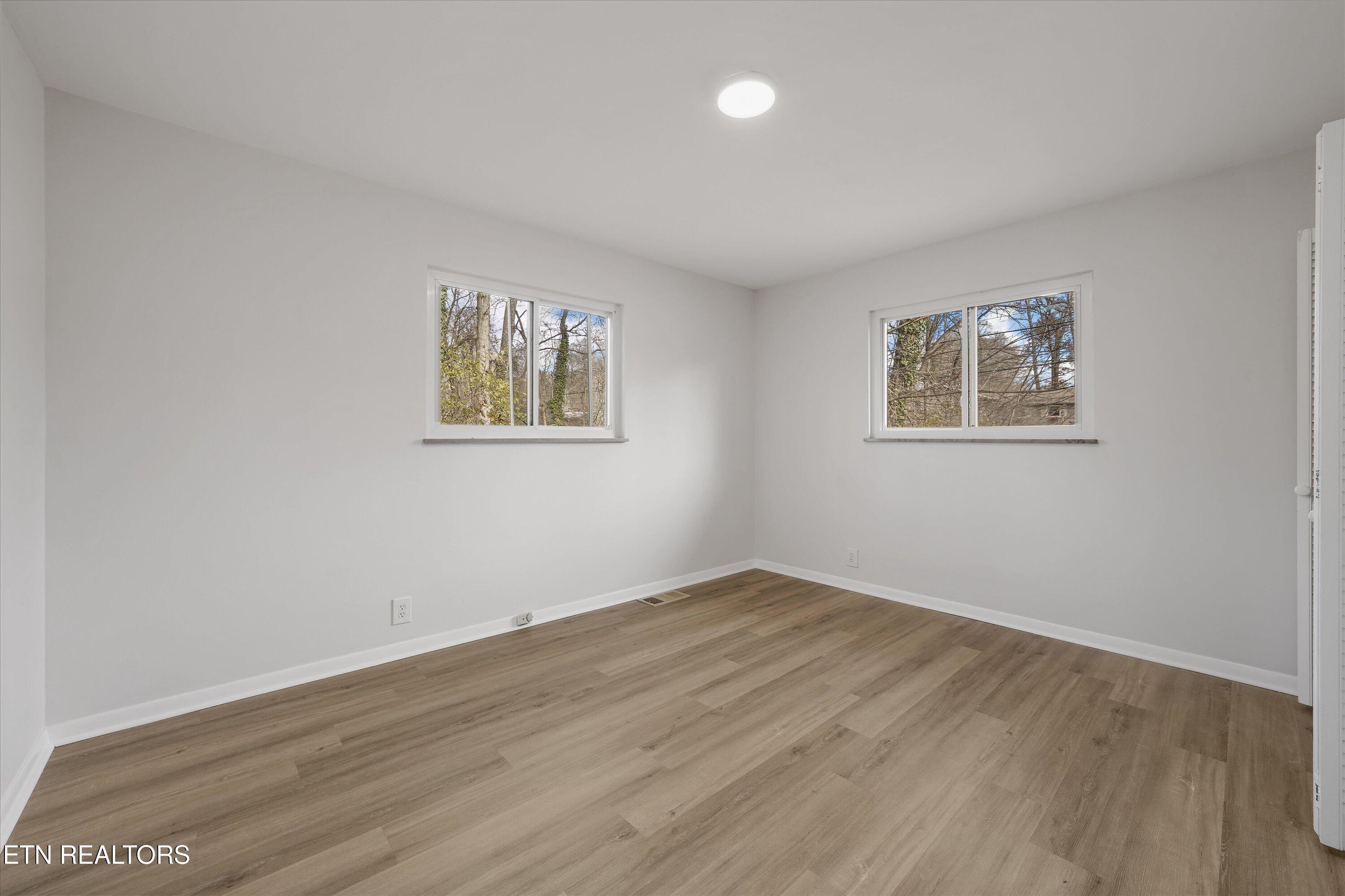 5817 Stoneleigh Road Knoxville, TN 37912 - Photo 19 of 29 3rd Bedroom