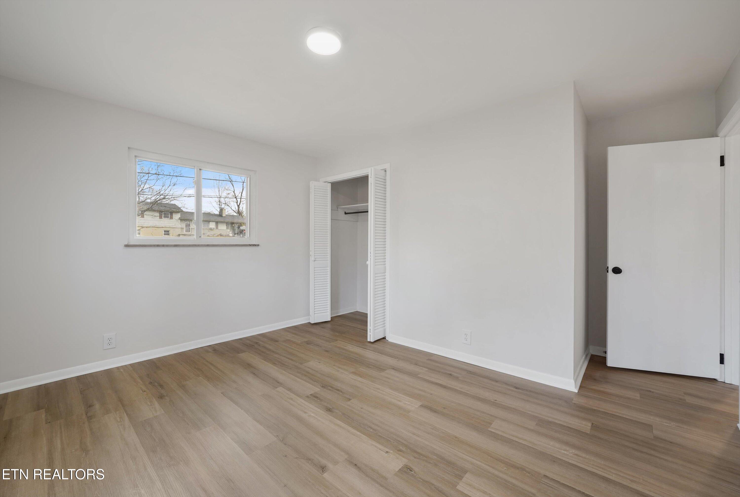 5817 Stoneleigh Road Knoxville, TN 37912 - Photo 20 of 29 3rd Bedroom