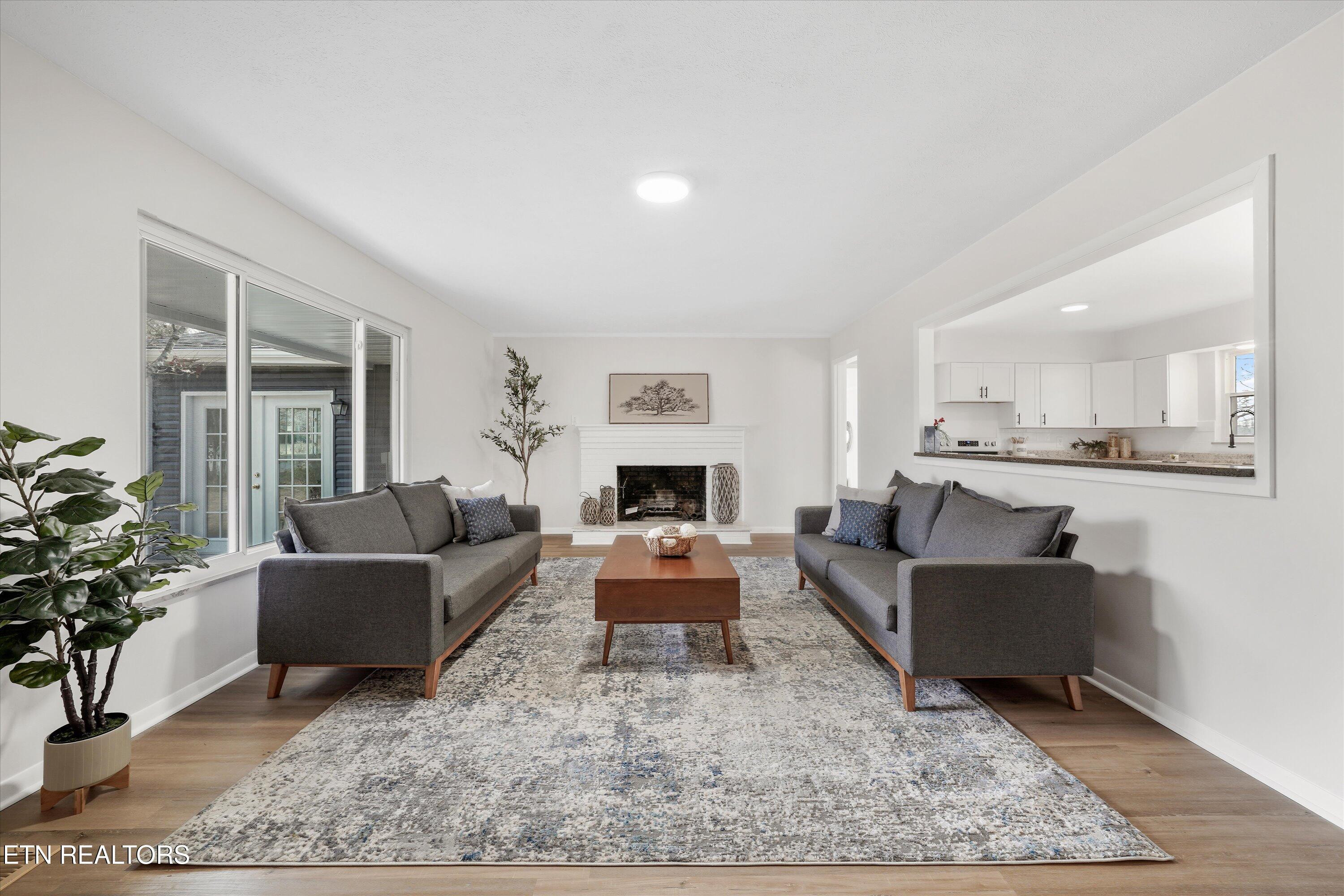 5817 Stoneleigh Road Knoxville, TN 37912 - Photo 2 of 29 Bright and Open Living Space