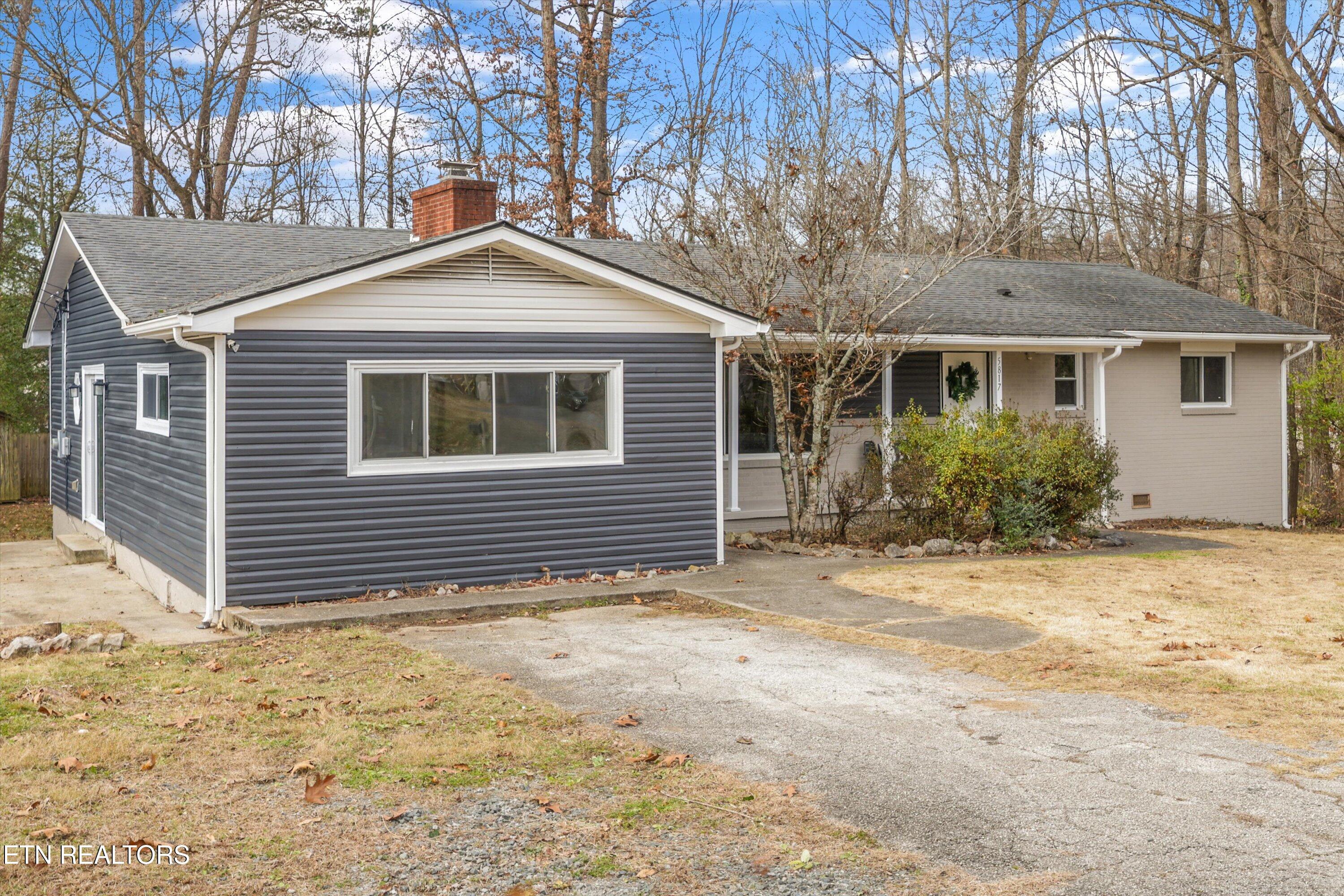 5817 Stoneleigh Road Knoxville, TN 37912 - Photo 28 of 29 Front Exterior