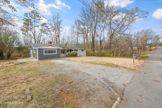 $350,000 | 5817 Stoneleigh Road, Knoxville, TN 37912