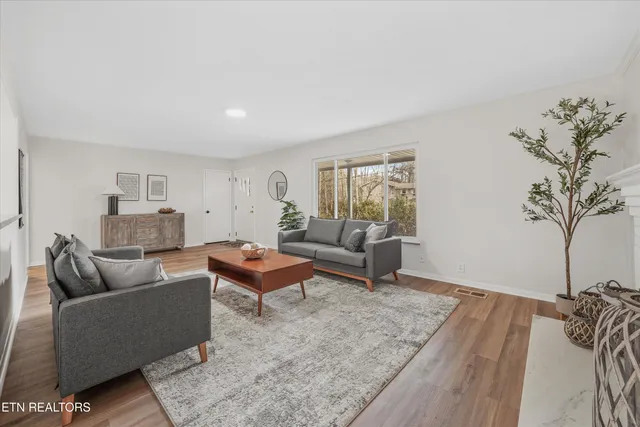 $350,000 | 5817 Stoneleigh Road, Knoxville, TN 37912