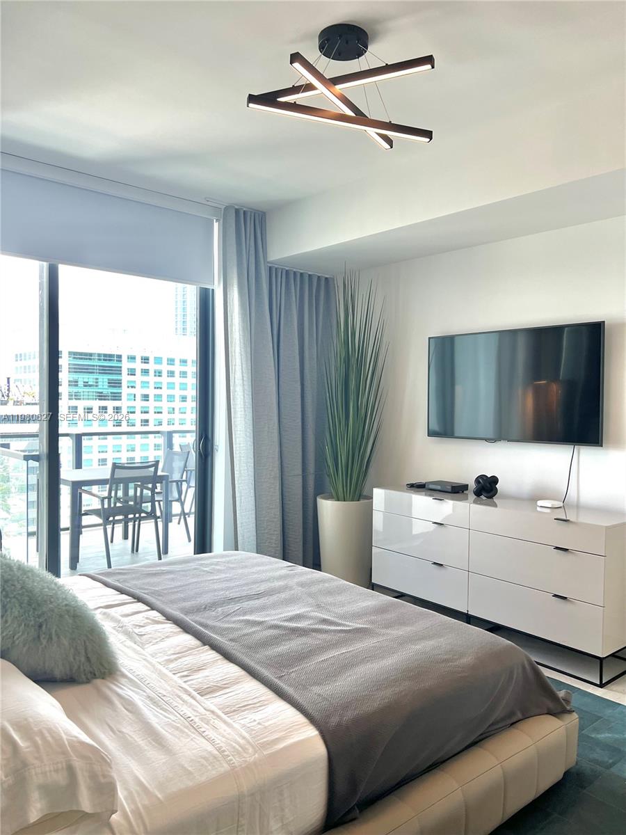 88 Southwest 7th Street, Unit 1908 Miami, FL 33130 - Photo 4 of 9