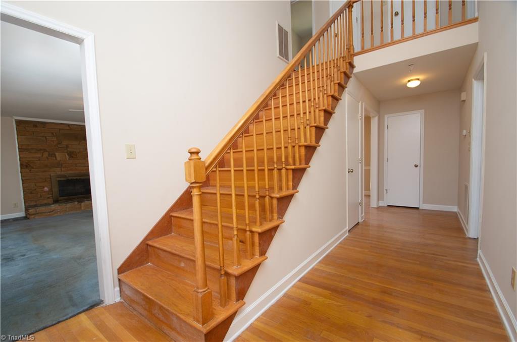 7011 Aplington Road Oak Ridge, NC 27310 - Photo 3 of 27 Foyer