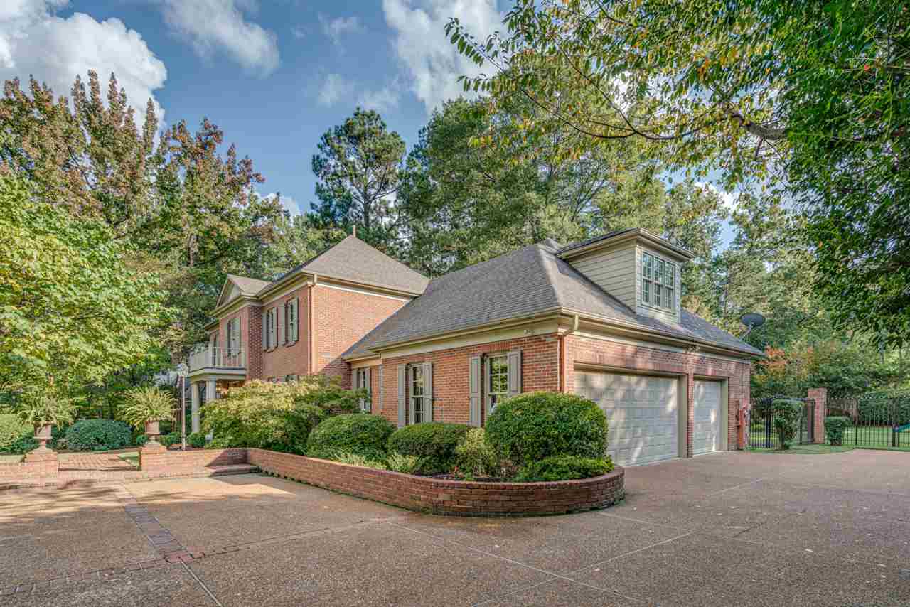 4877 Roane Road Memphis, TN 38117 - Photo 2 of 25