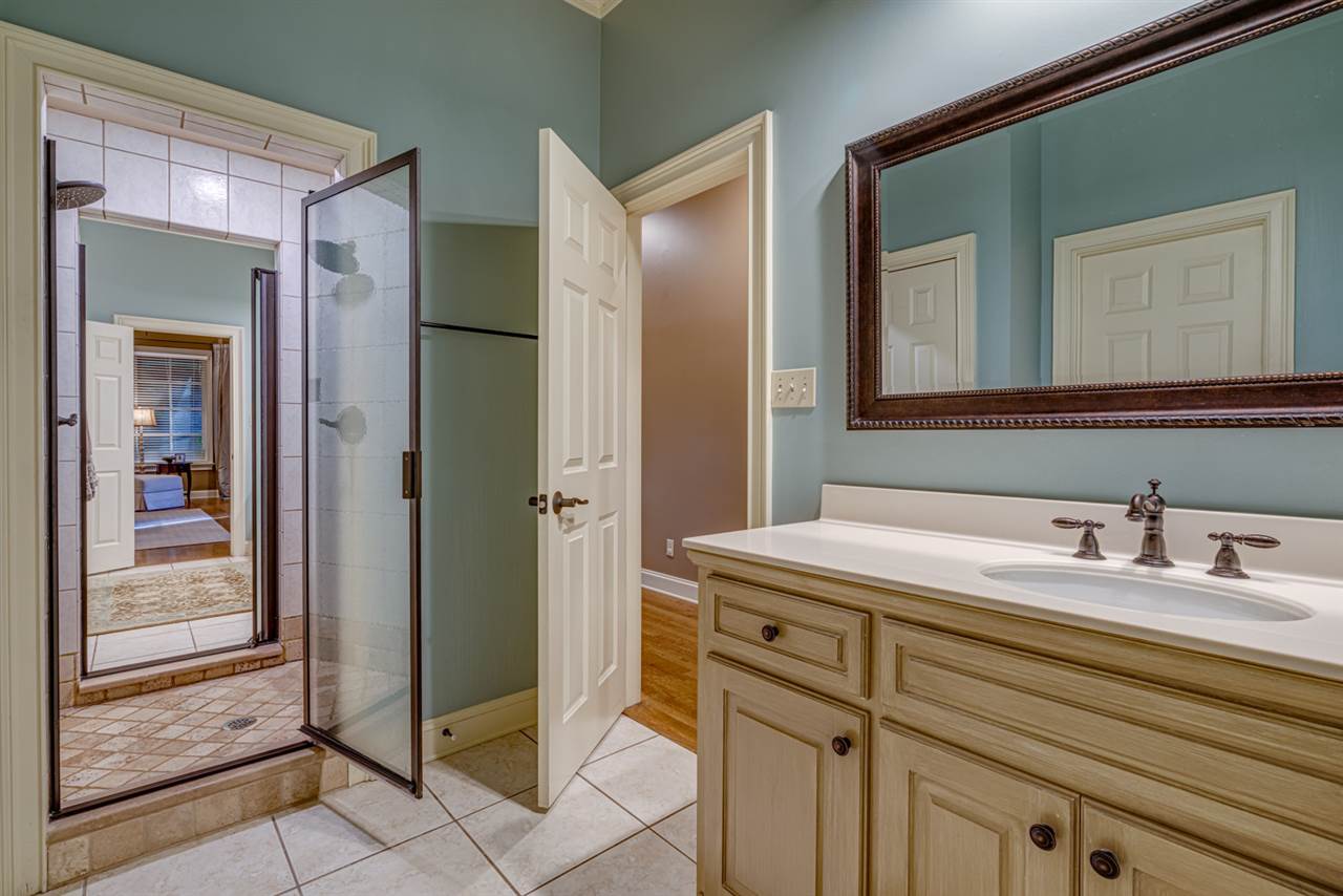 4877 Roane Road Memphis, TN 38117 - Photo 15 of 25