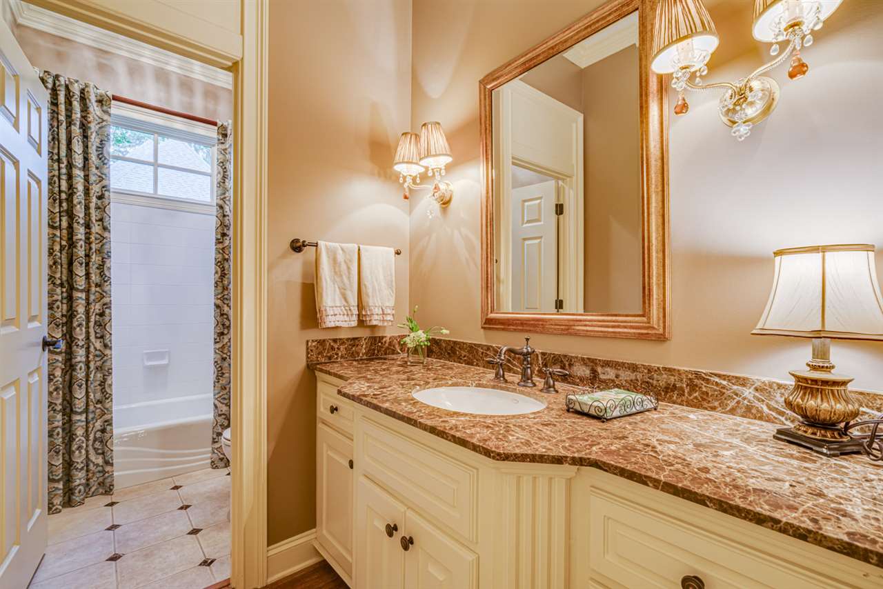 4877 Roane Road Memphis, TN 38117 - Photo 17 of 25