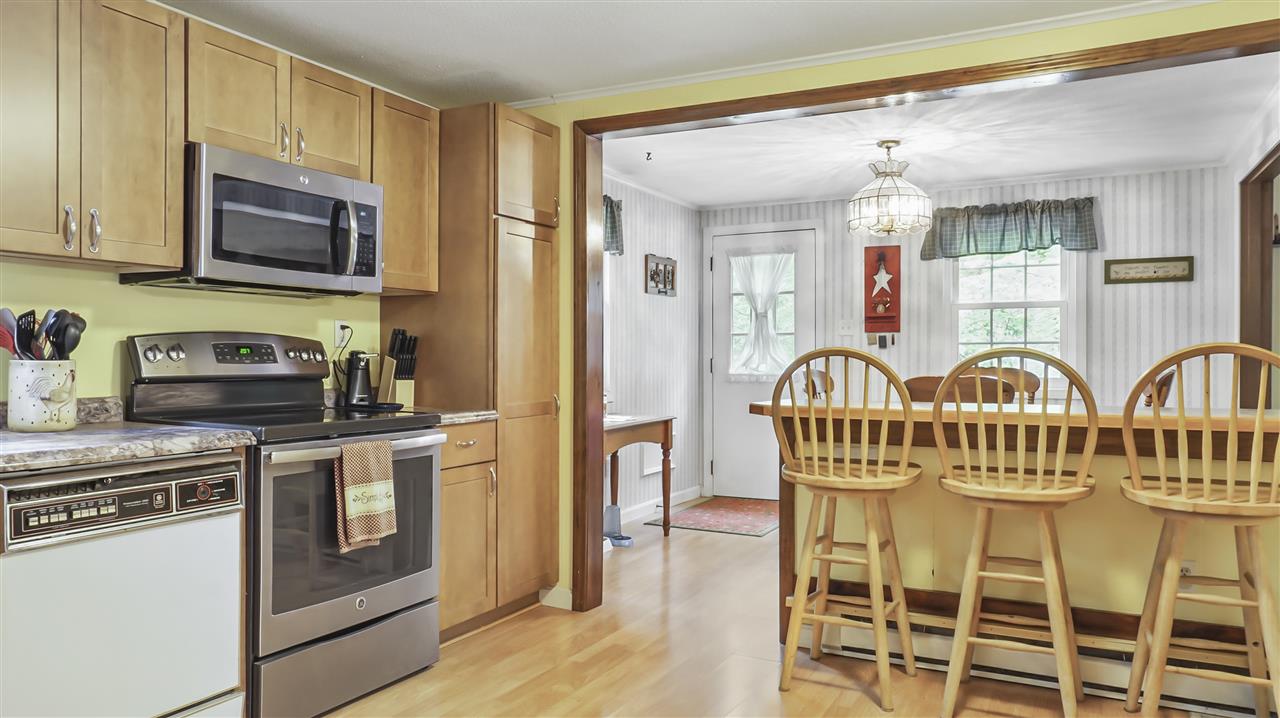 48 Musquash Road Hudson, NH 03051 - Photo 5 of 28