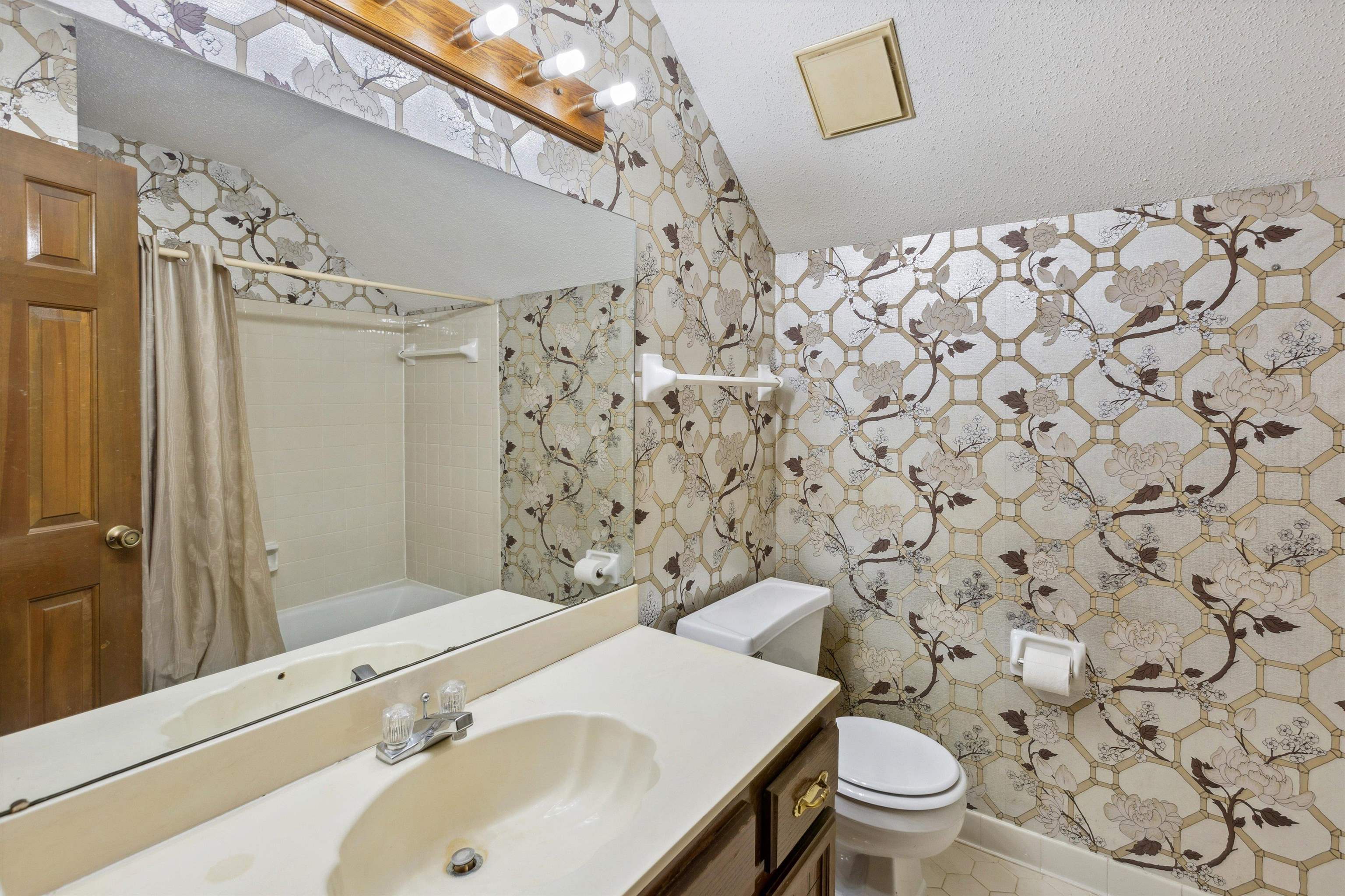5973 Explorer Road Bartlett, TN 38134 - Photo 28 of 35 a bathroom with a sink toilet and shower
