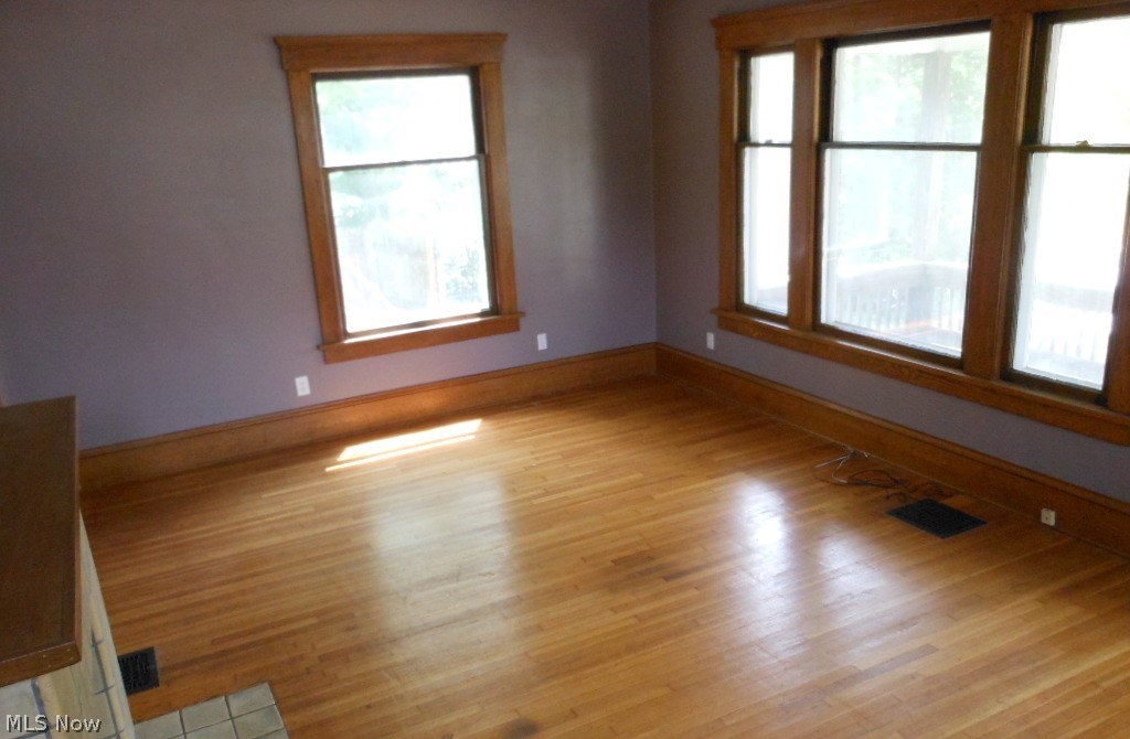 814 Fulton Road Northwest Canton, OH 44703 - Photo 4 of 17