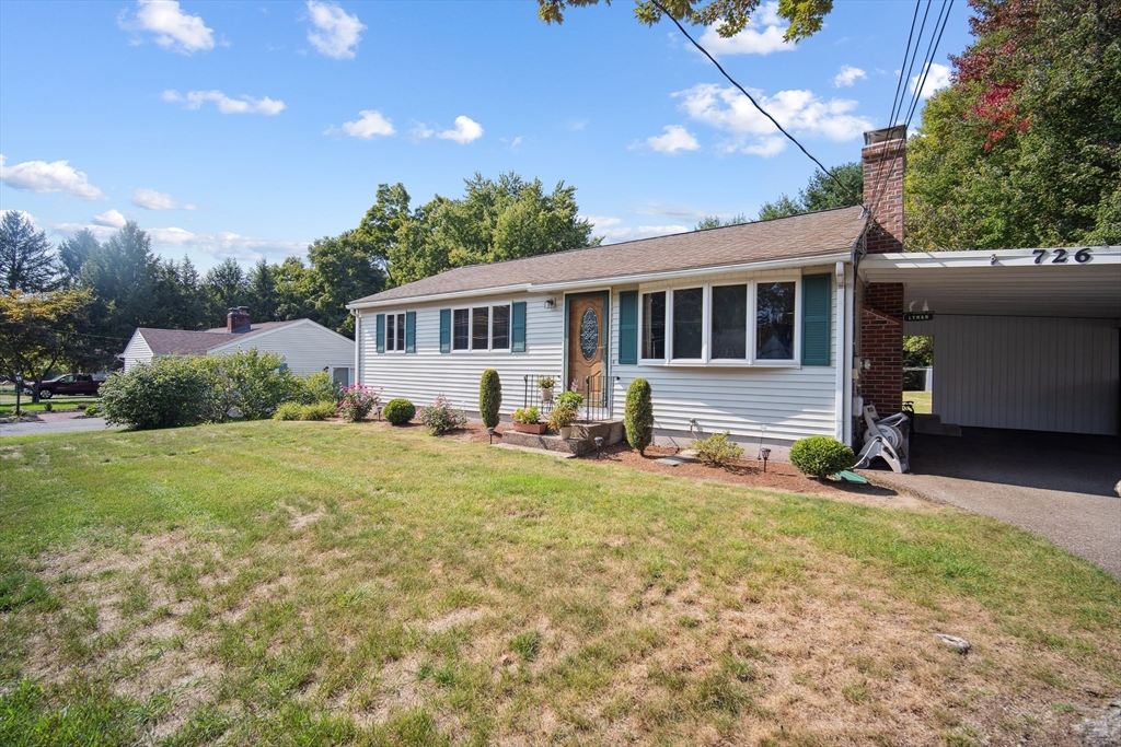 726 Holyoke Road Westfield, MA 01085 - Photo 4 of 29 Gallery Image 4