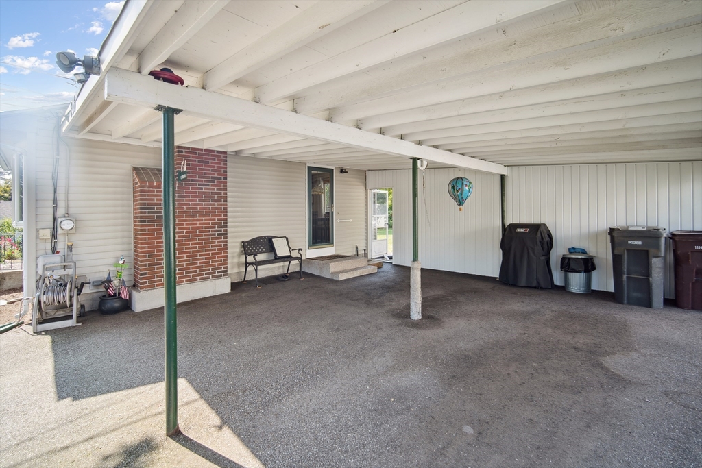 726 Holyoke Road Westfield, MA 01085 - Photo 6 of 29 Gallery Image 6
