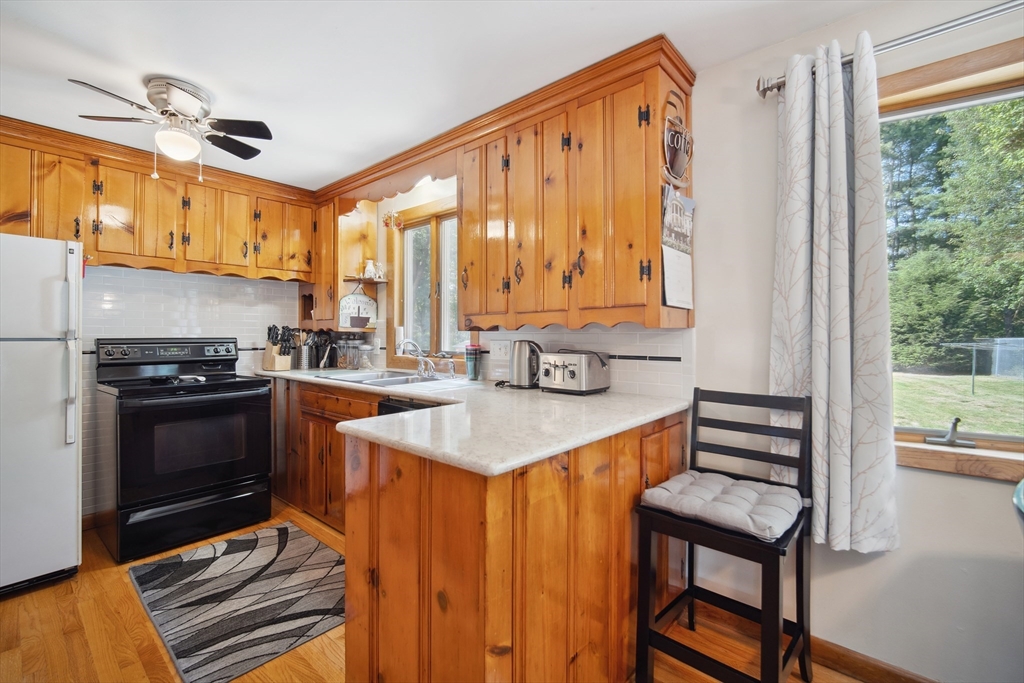 726 Holyoke Road Westfield, MA 01085 - Photo 8 of 29 Gallery Image 8
