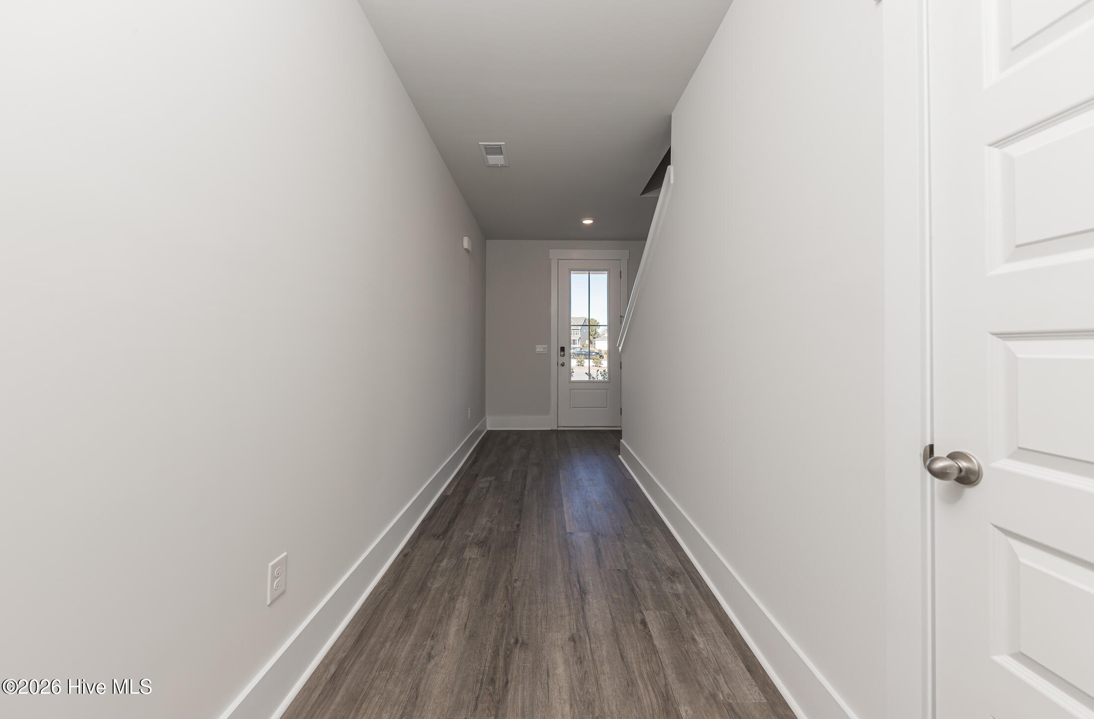 209 Surfside Lndg Boulevard Hubert, NC 28539 - Photo 4 of 44 8FOYER