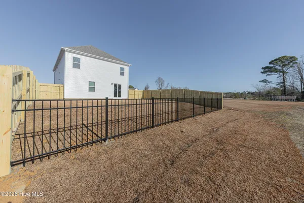 $2,100 | 209 Surfside Lndg Boulevard, Hubert, NC 28539