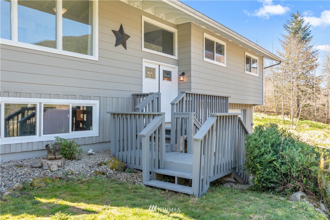102 Compton Road Morton, WA 98356 - Photo 3 of 40 Gallery Image 3