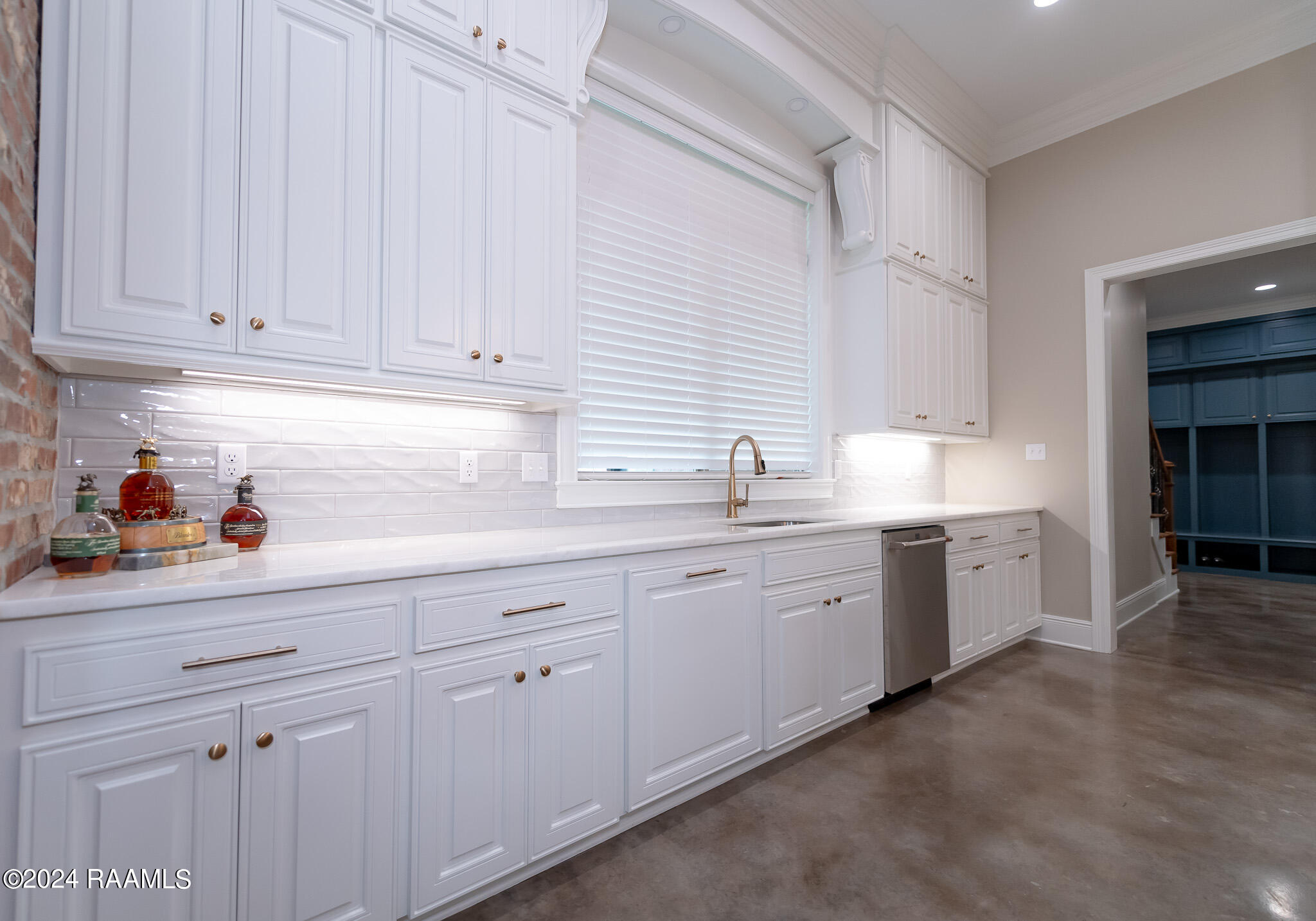 6216 Ellis Road Crowley, LA 70526 - Photo 8 of 42 BA6CE006-7F96-4FAA-90BA-134C62D37B97