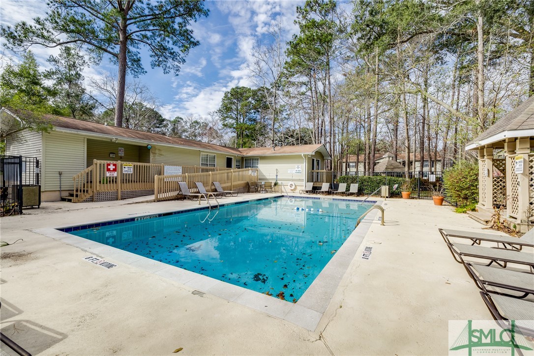 401 North Cromwell Road, Unit P8 Savannah, GA 31410 - Photo 29 of 29 Community Pool