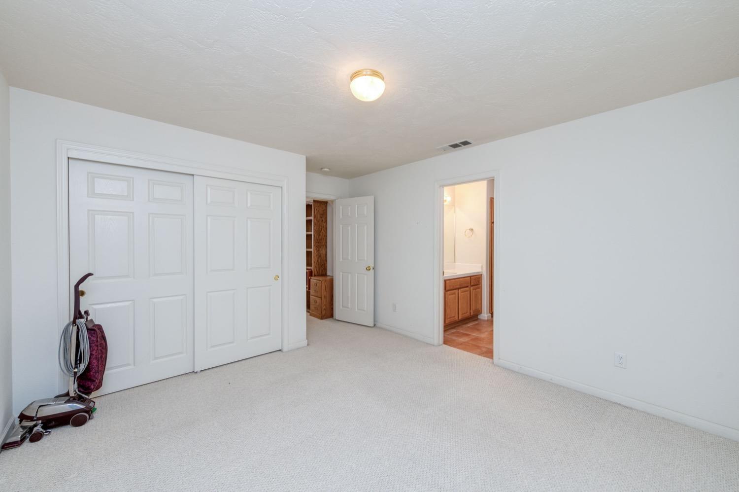 2661 Buckingham Avenue Clovis, CA 93611 - Photo 31 of 50 a view of an empty room