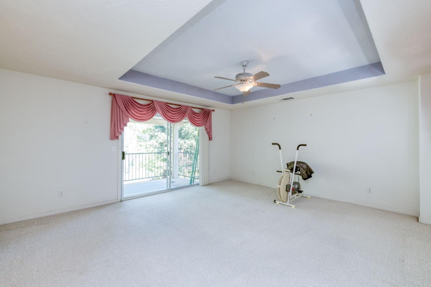 2661 Buckingham Avenue Clovis, CA 93611 - Photo 33 of 50 wooden floor in a room
