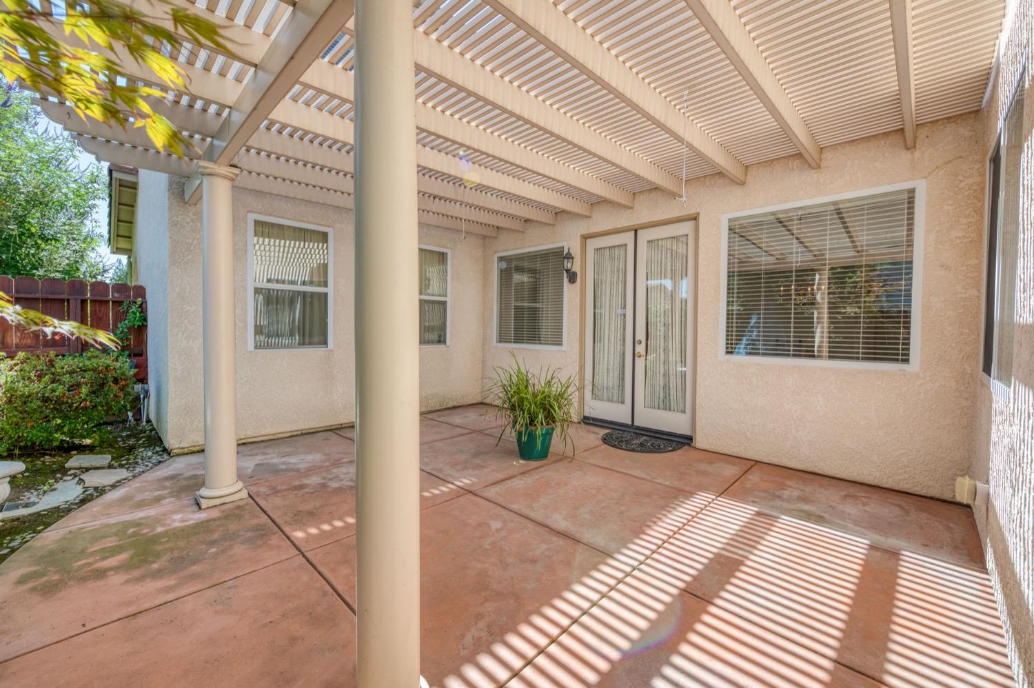 2661 Buckingham Avenue Clovis, CA 93611 - Photo 40 of 50 a view of a house with a backyard