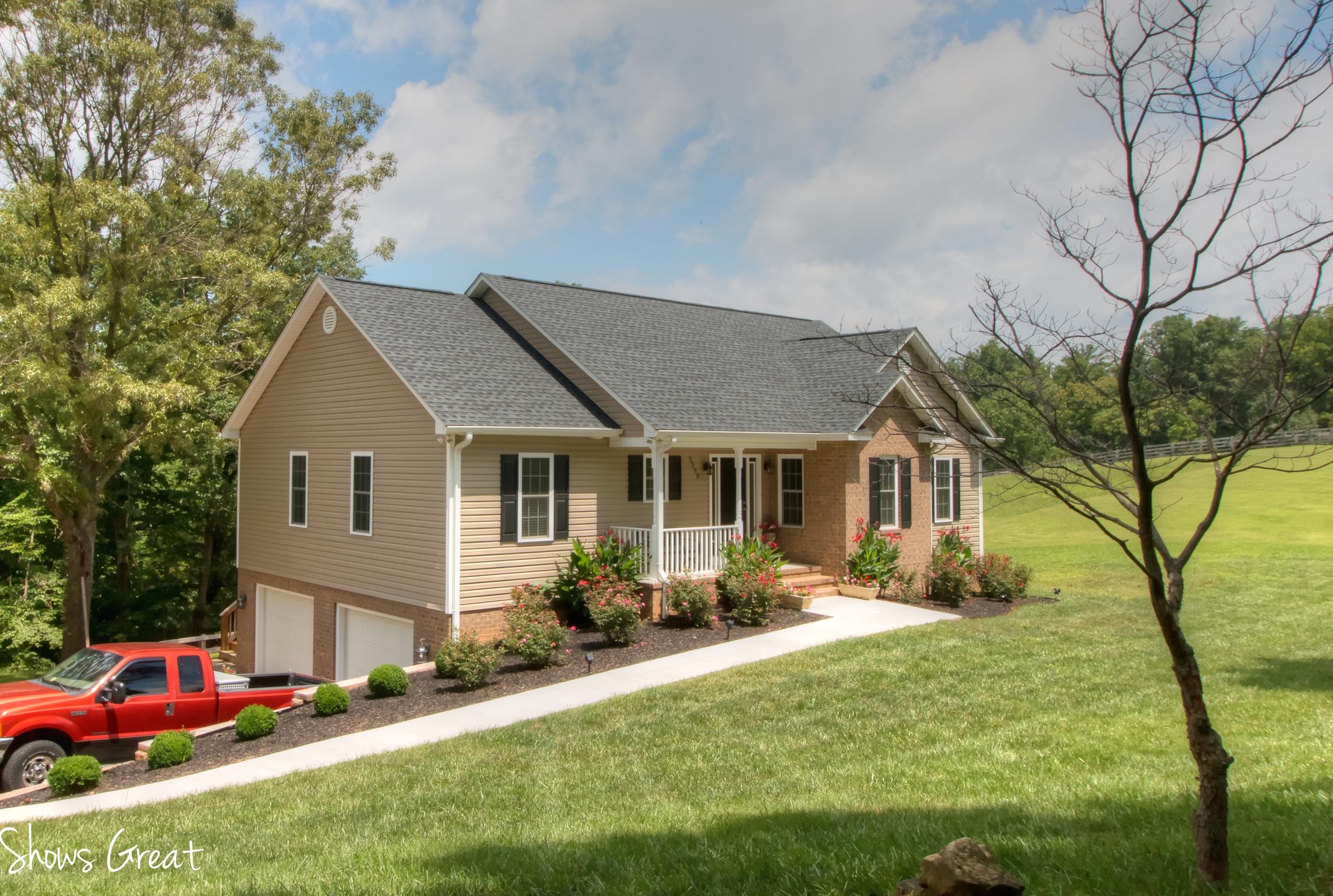 2300 Shady Run Road Vinton, VA 24179 - Photo 2 of 37 IMG_9982_tonemapped