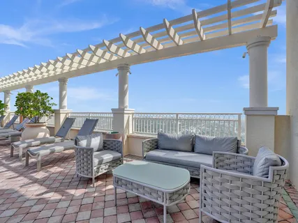 $385,000 | 511 Southeast 5th Avenue, Unit 1415, Fort Lauderdale, FL 33301