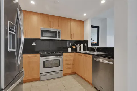 $385,000 | 511 Southeast 5th Avenue, Unit 1415, Fort Lauderdale, FL 33301