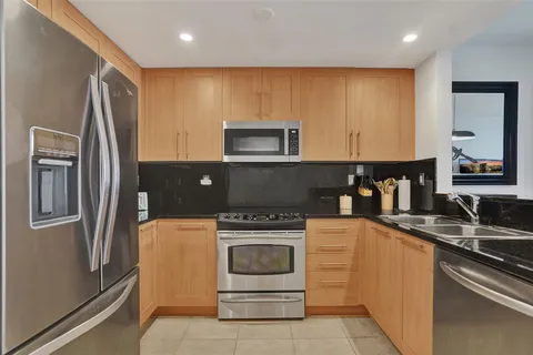 $385,000 | 511 Southeast 5th Avenue, Unit 1415, Fort Lauderdale, FL 33301