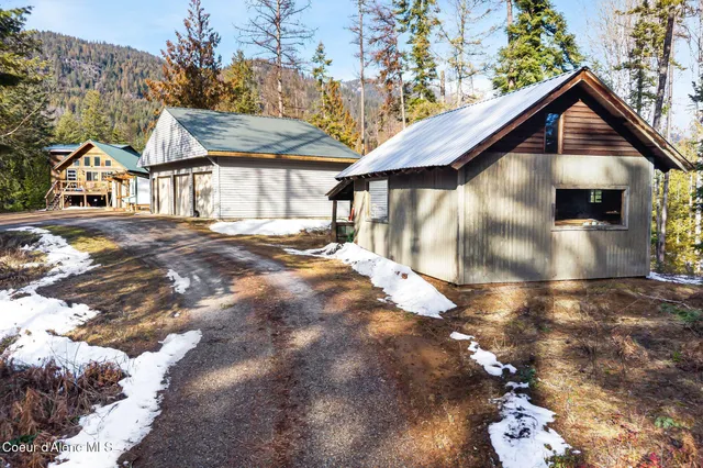 $749,900 | 455 Elk Grove Road, Sandpoint, ID 83864