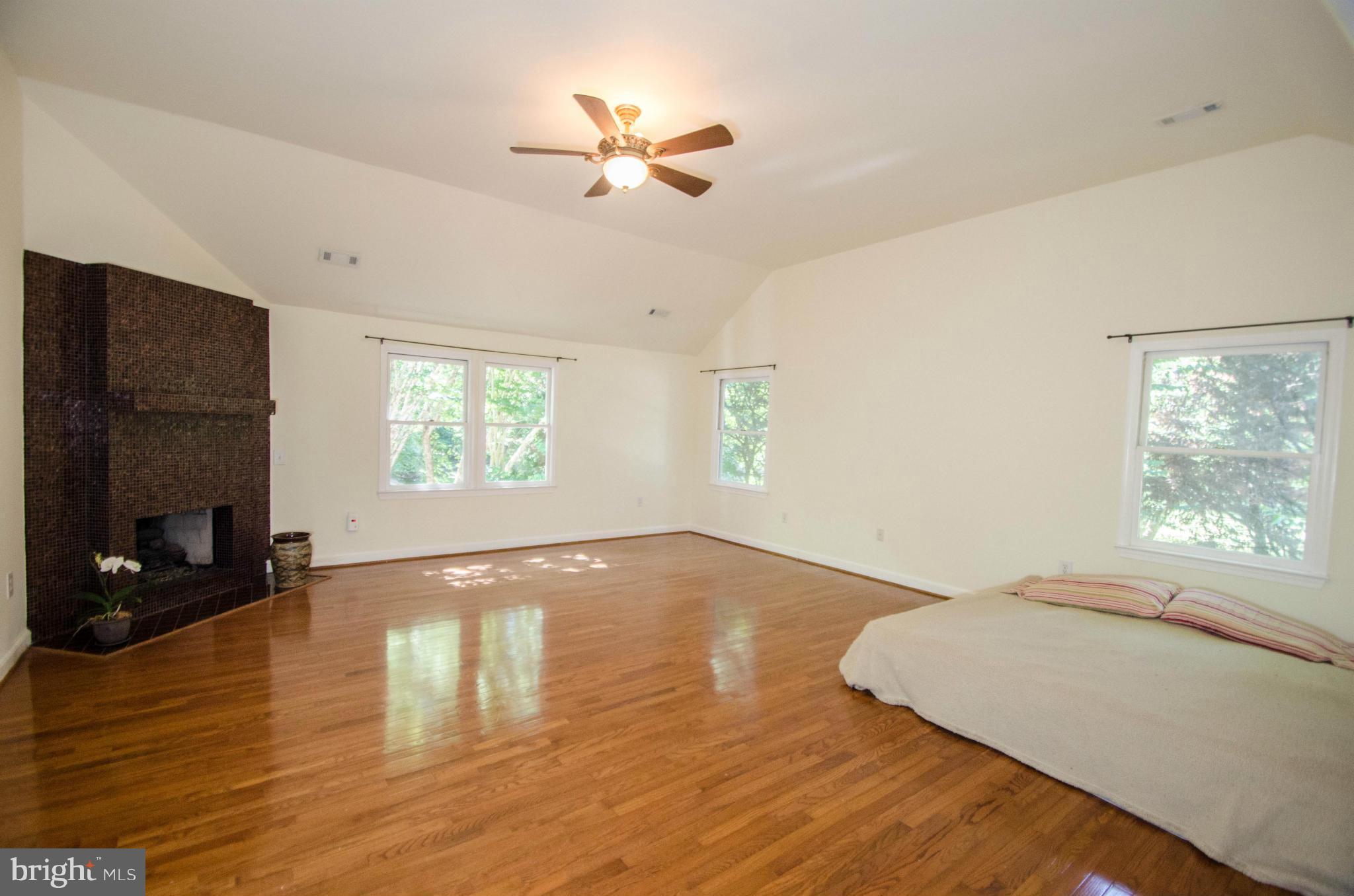 11276 Waples Mill Road Oakton, VA 22124 - Photo 11 of 30 Bedroom (Master)