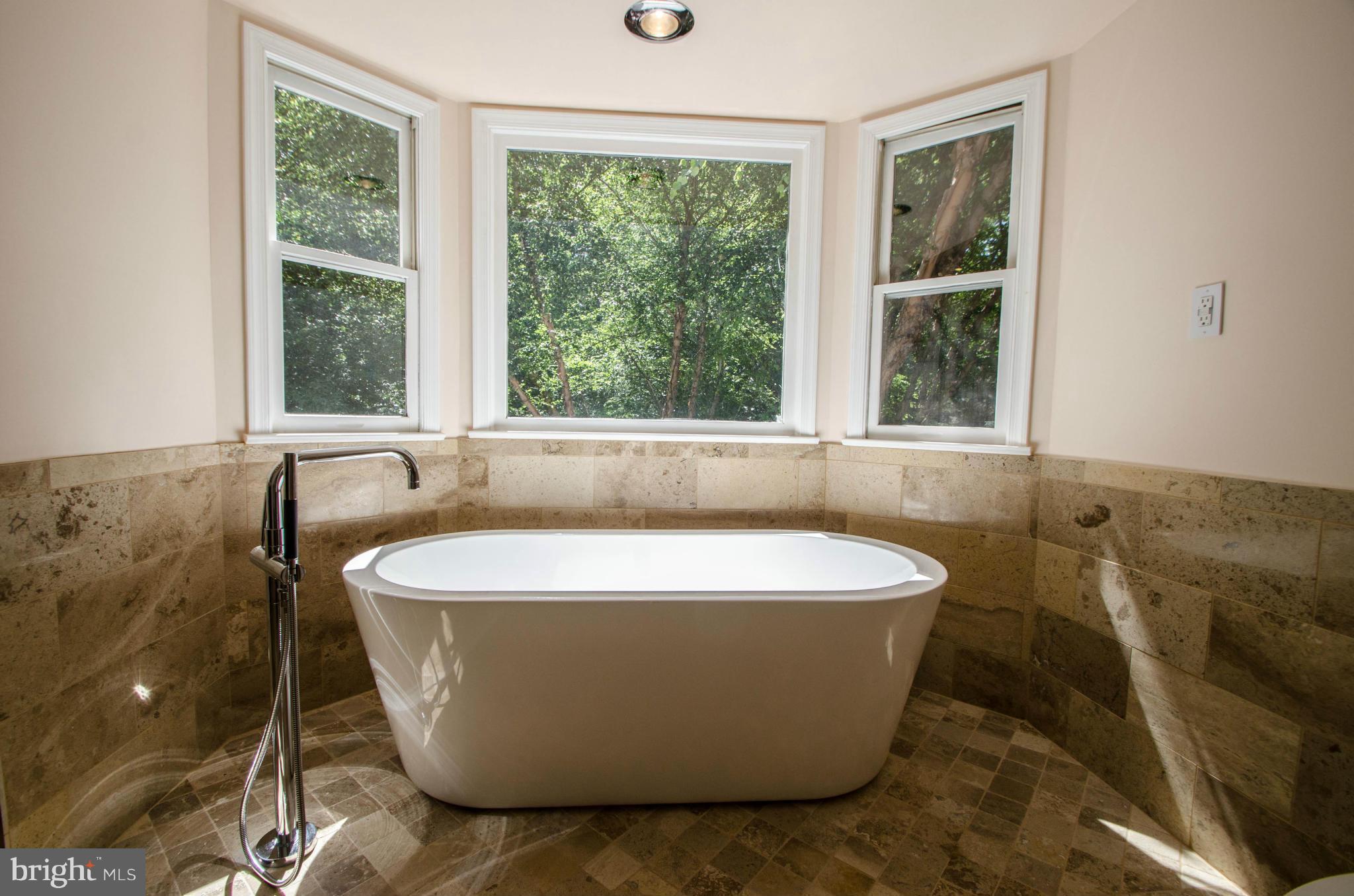 11276 Waples Mill Road Oakton, VA 22124 - Photo 13 of 30 Bath (Master)