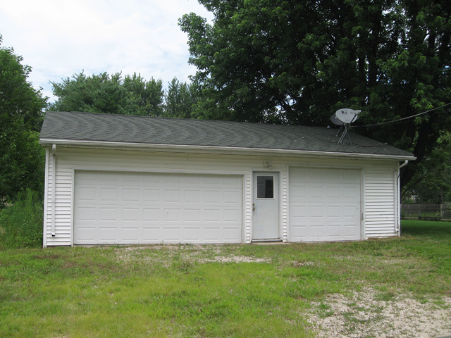 428 Chicago Road Paw Paw, IL 61353 - Photo 13 of 17