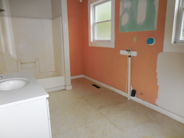 428 Chicago Road Paw Paw, IL 61353 - Photo 5 of 17