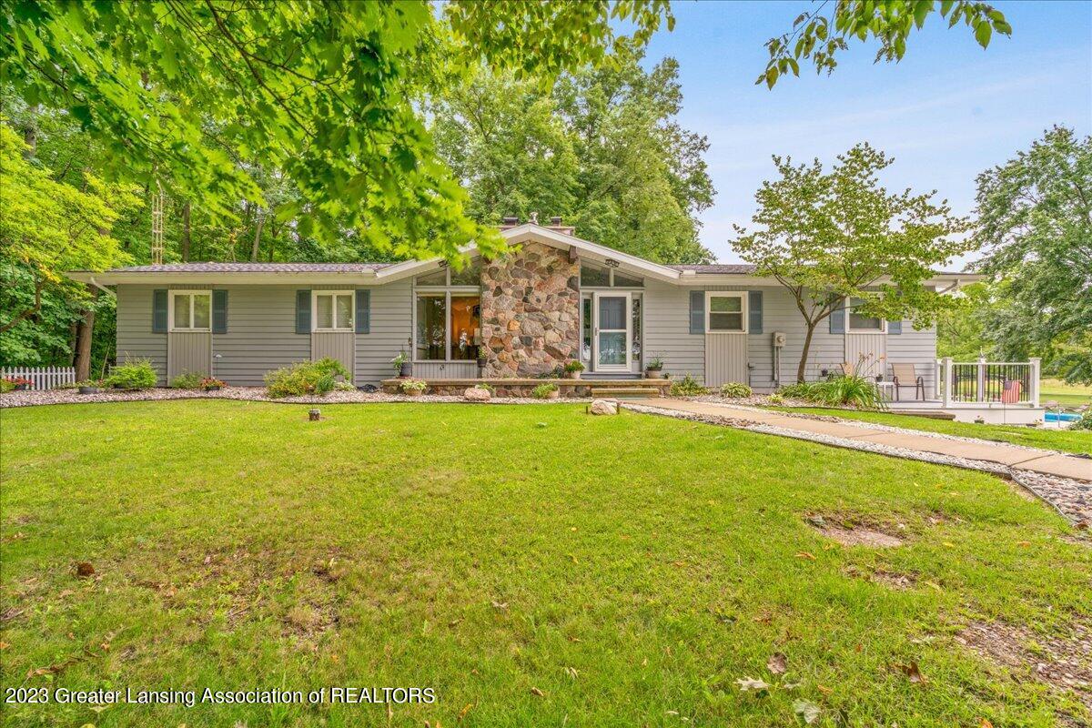 2406 East Herbison Road Bath, MI 48808 - Photo 3 of 63 08-Media Jett-16