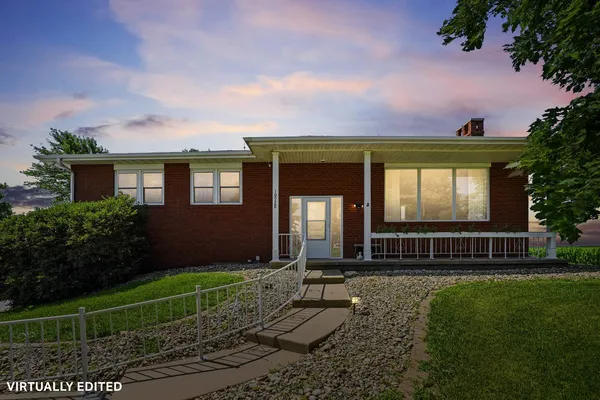 $259,900 | 10928 134th Avenue West, Taylor Ridge, IL 61284