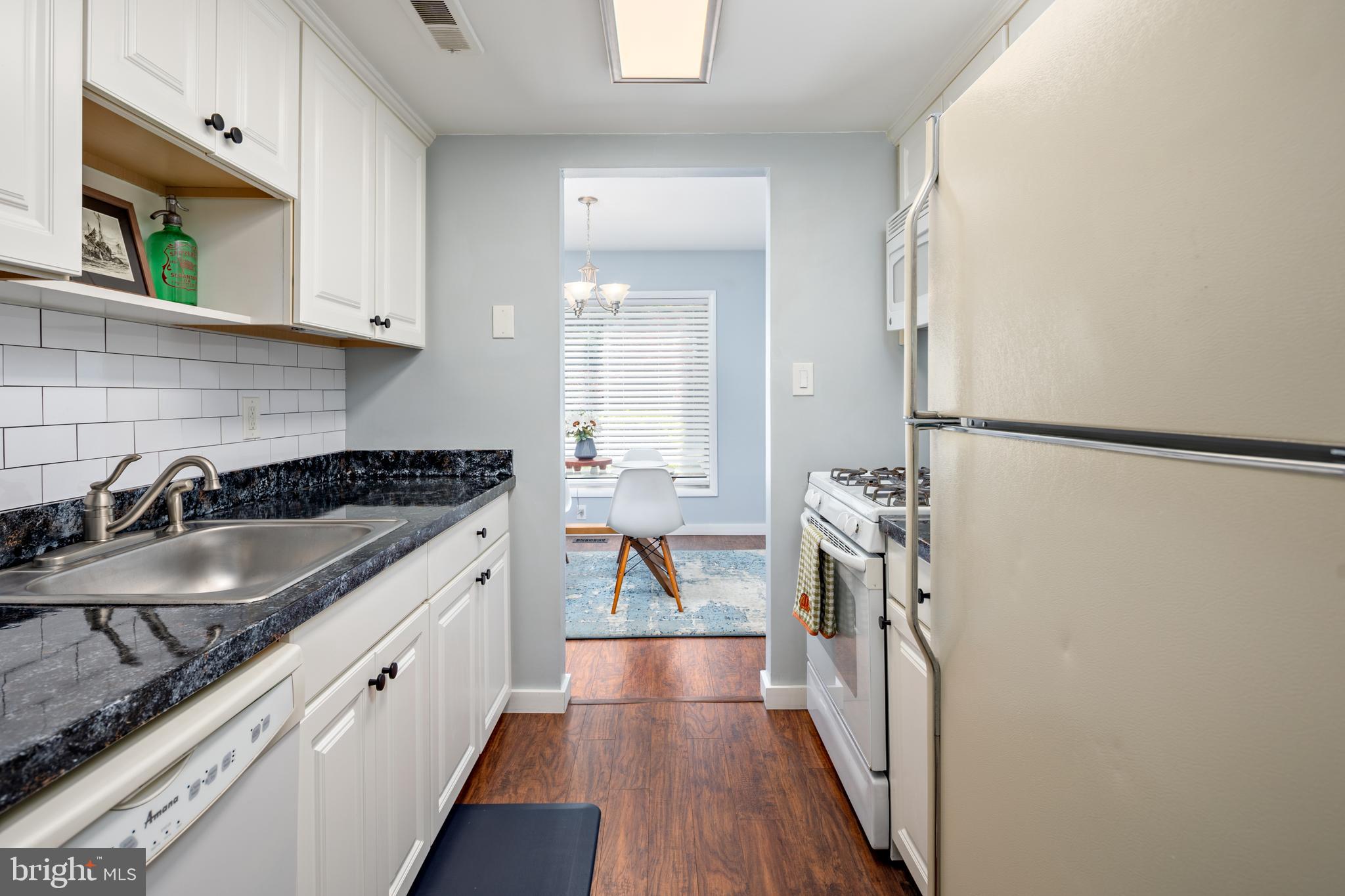 33 Strabane Court Baltimore, MD 21234 - Photo 9 of 40