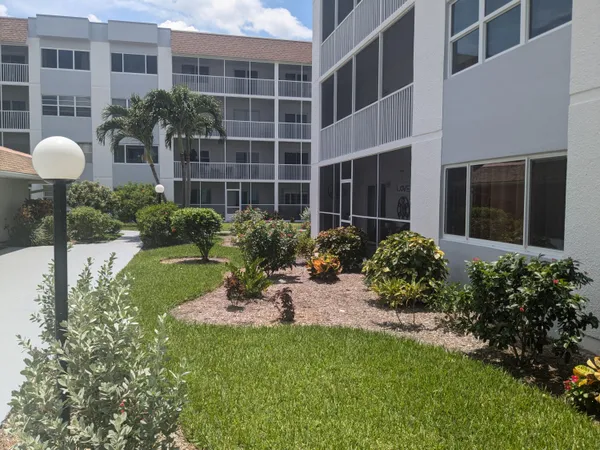 $1,795 | 1516 South Lakeside Drive, Unit 218, Lake Worth Beach, FL 33460