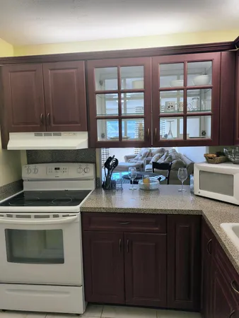 $1,795 | 1516 South Lakeside Drive, Unit 218, Lake Worth Beach, FL 33460