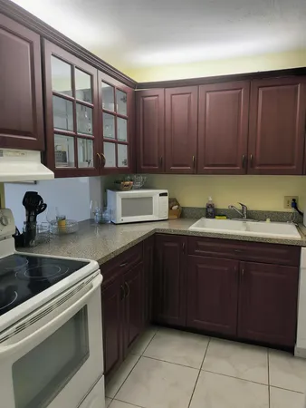 $1,795 | 1516 South Lakeside Drive, Unit 218, Lake Worth Beach, FL 33460