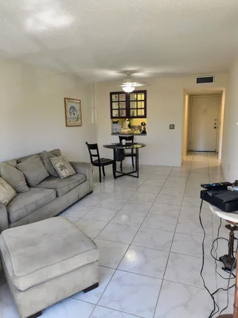 $1,795 | 1516 South Lakeside Drive, Unit 218, Lake Worth Beach, FL 33460