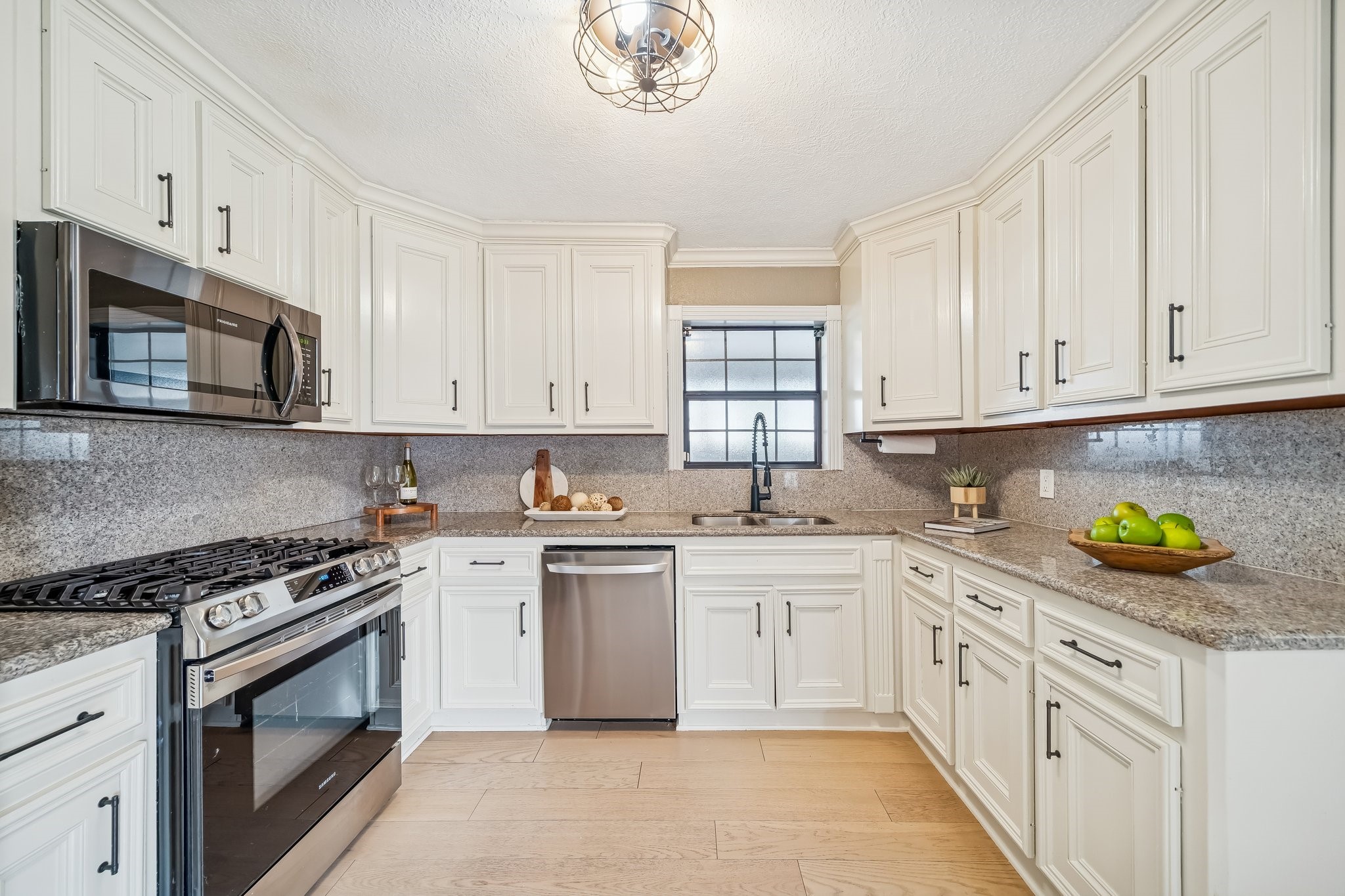 1616 Tabor Street Houston, TX 77009 - Photo 22 of 37